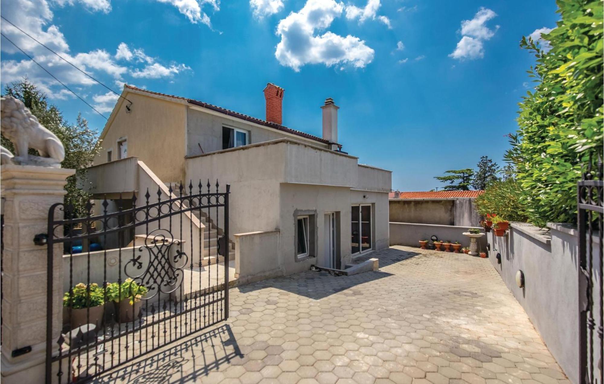 Stunning Apartment In Kostrena With Kitchen エクステリア 写真