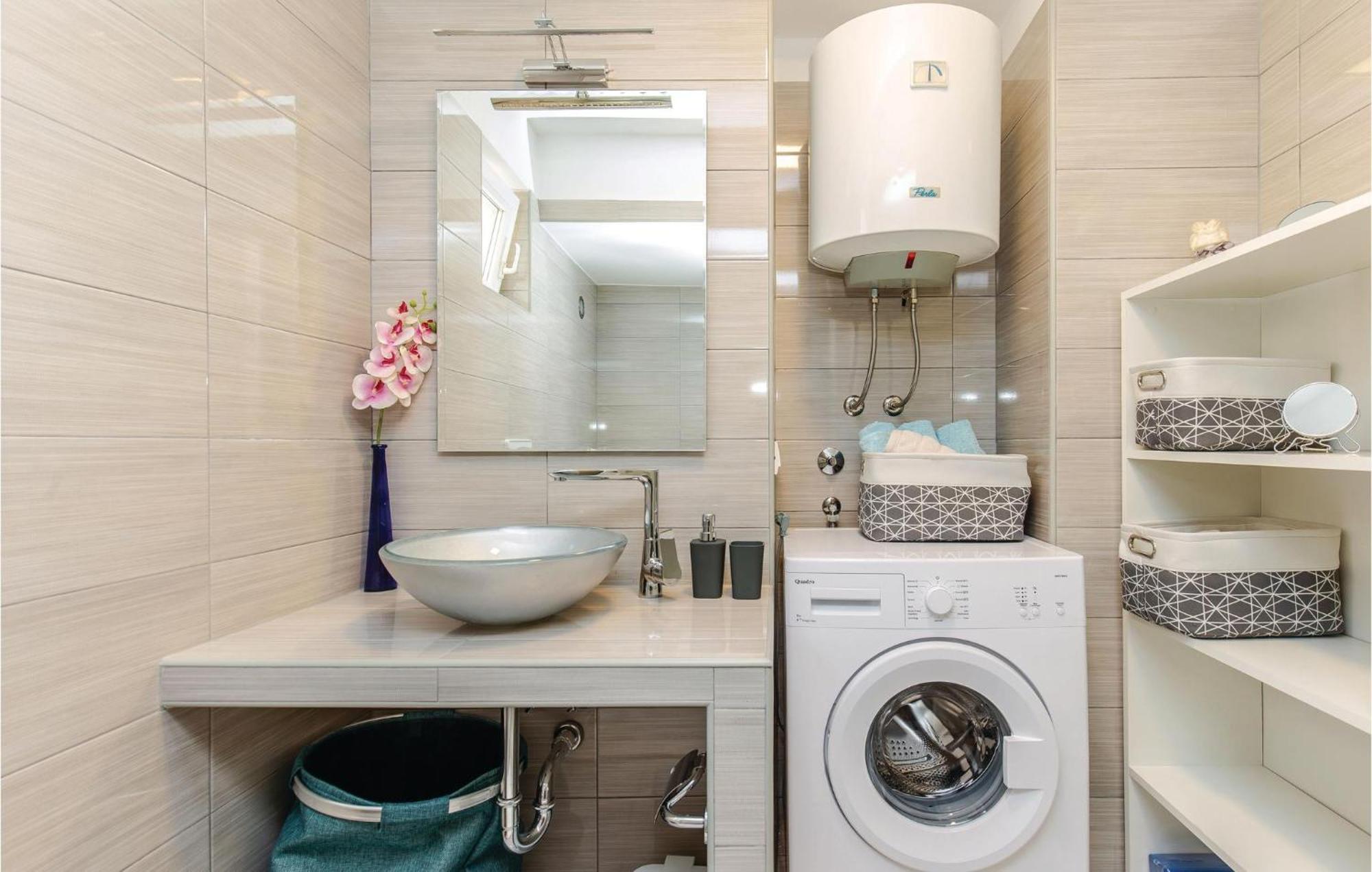 Stunning Apartment In Kostrena With Kitchen エクステリア 写真