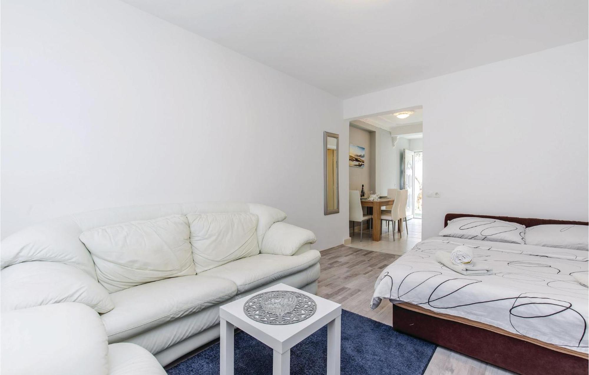 Stunning Apartment In Kostrena With Kitchen エクステリア 写真